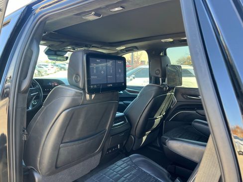 Used 2021 Cadillac Escalade Sport Platinum image 19