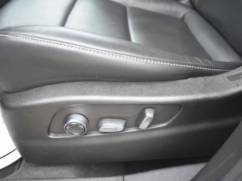 Used 2024 Cadillac XT4 Premium Luxury image 15