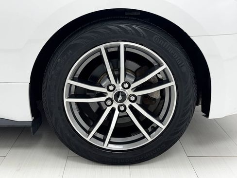 Used 2017 Ford Mustang Coupe image 41