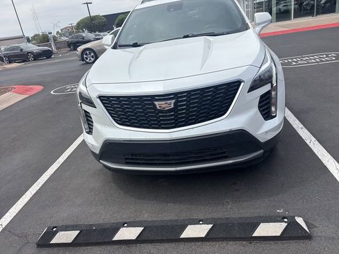 Used 2019 Cadillac XT4 Premium Luxury image 2