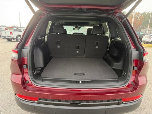 New 2025 Jeep Grand Cherokee Altitude image 23