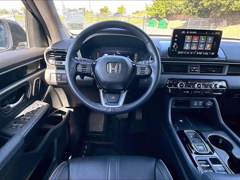 Used 2024 Honda Pilot Elite image 8