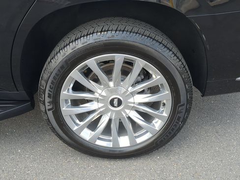 Certified 2021 Cadillac Escalade Premium Luxury AWD/4WD image 32