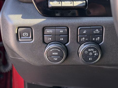 Used 2023 Chevrolet Silverado 1500 High Country w/ Technology Package AWD/4WD image 25