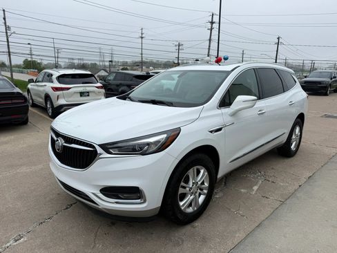 Used 2021 Buick Enclave Essence w/ Sound and Sites Package AWD/4WD image 5