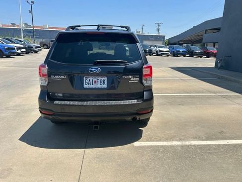 Used 2017 Subaru Forester 2.5i Limited AWD/4WD image 4