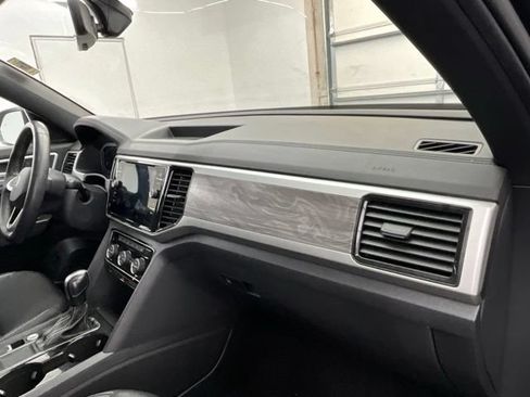 Used 2023 Volkswagen Atlas Cross Sport SE FWD image 13