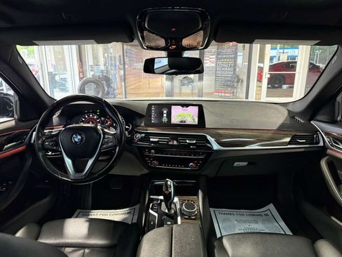 Used 2019 BMW 530i RWD image 25