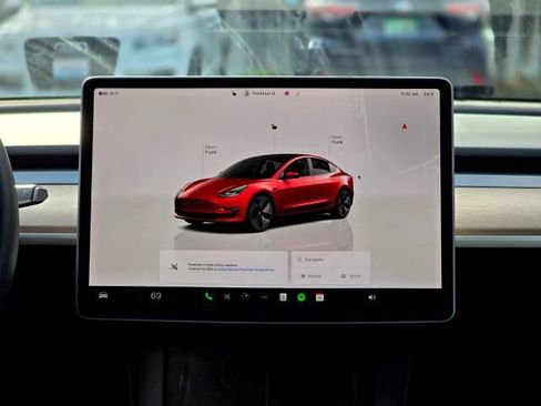 Used 2023 Tesla Model 3 Standard Range image 17