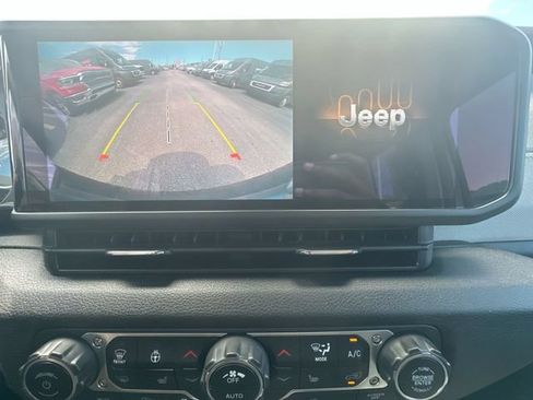 Used 2024 Jeep Wrangler Unlimited Sport AWD/4WD image 19