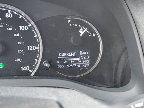 Used 2014 Lexus CT 200h image 9