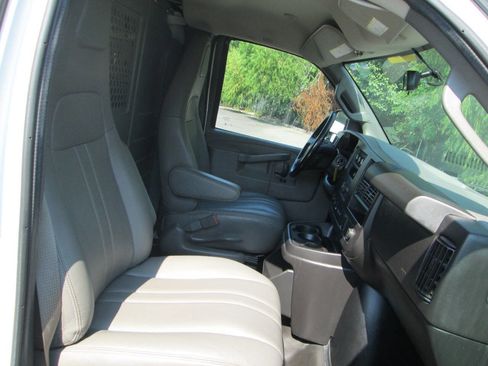 Used 2020 Chevrolet Express 2500 w/ Driver Convenience Package image 7