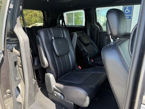 Used 2019 Dodge Grand Caravan GT image 16