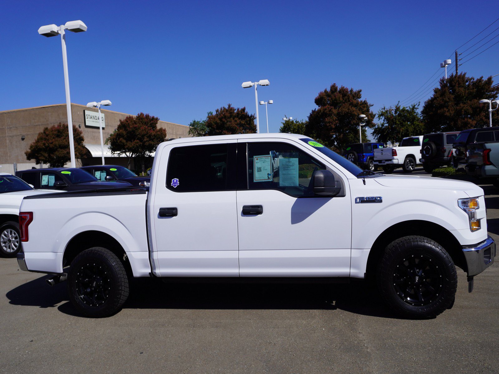 Used 2017 Ford F150 XLT RWD image 4