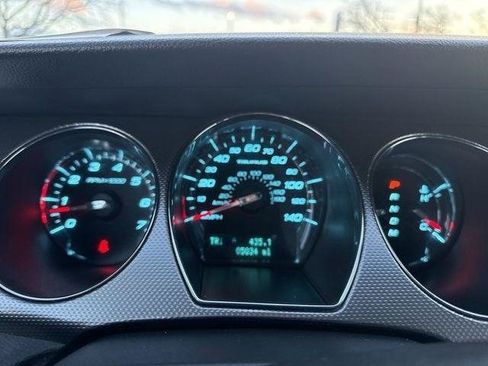 Used 2010 Ford Taurus SEL FWD image 26