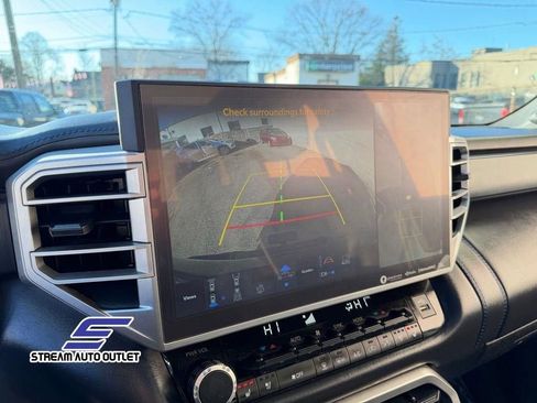 Used 2022 Toyota Tundra Platinum AWD/4WD image 43