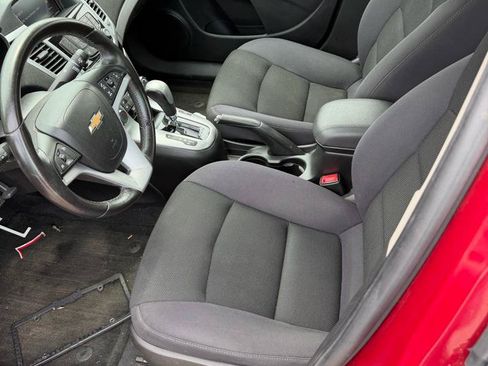 Used 2014 Chevrolet Cruze LT w/ Technology Package FWD image 9