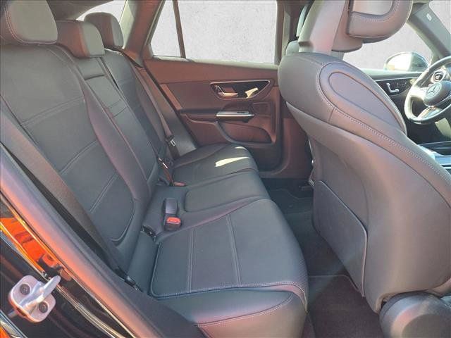 Used 2026 Mercedes-Benz GLC 300 image 17
