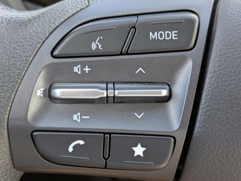 Used 2022 Hyundai Kona SEL AWD/4WD image 14