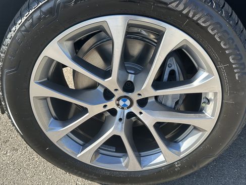 Used 2026 BMW X5 xDrive40i w/ Climate Comfort Package image 12