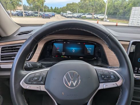 Used 2024 Volkswagen Atlas SE FWD image 27