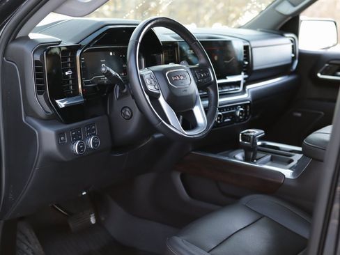 Used 2023 GMC Sierra 1500 SLT w/ SLT Convenience Package image 9