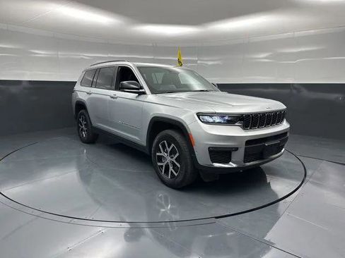 Certified 2024 Jeep Grand Cherokee L Limited w/ Luxury Tech Group II AWD/4WD image 4