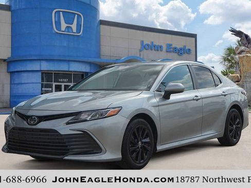 Used 2024 Toyota Camry LE image 1