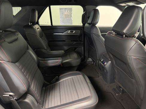 Used 2025 Ford Explorer ST-Line AWD/4WD image 22
