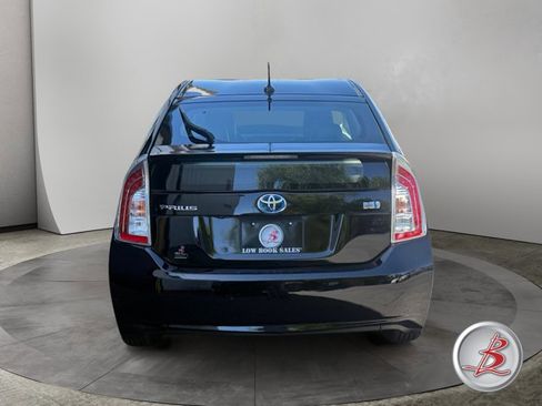 Used 2015 Toyota Prius Four FWD image 5