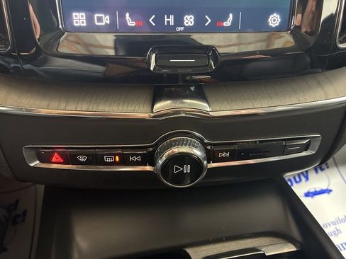 Used 2025 Volvo XC60 B5 Plus image 20