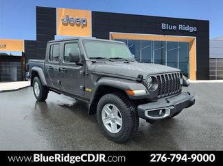 Used 2022 Jeep Gladiator Sport AWD/4WD video 1