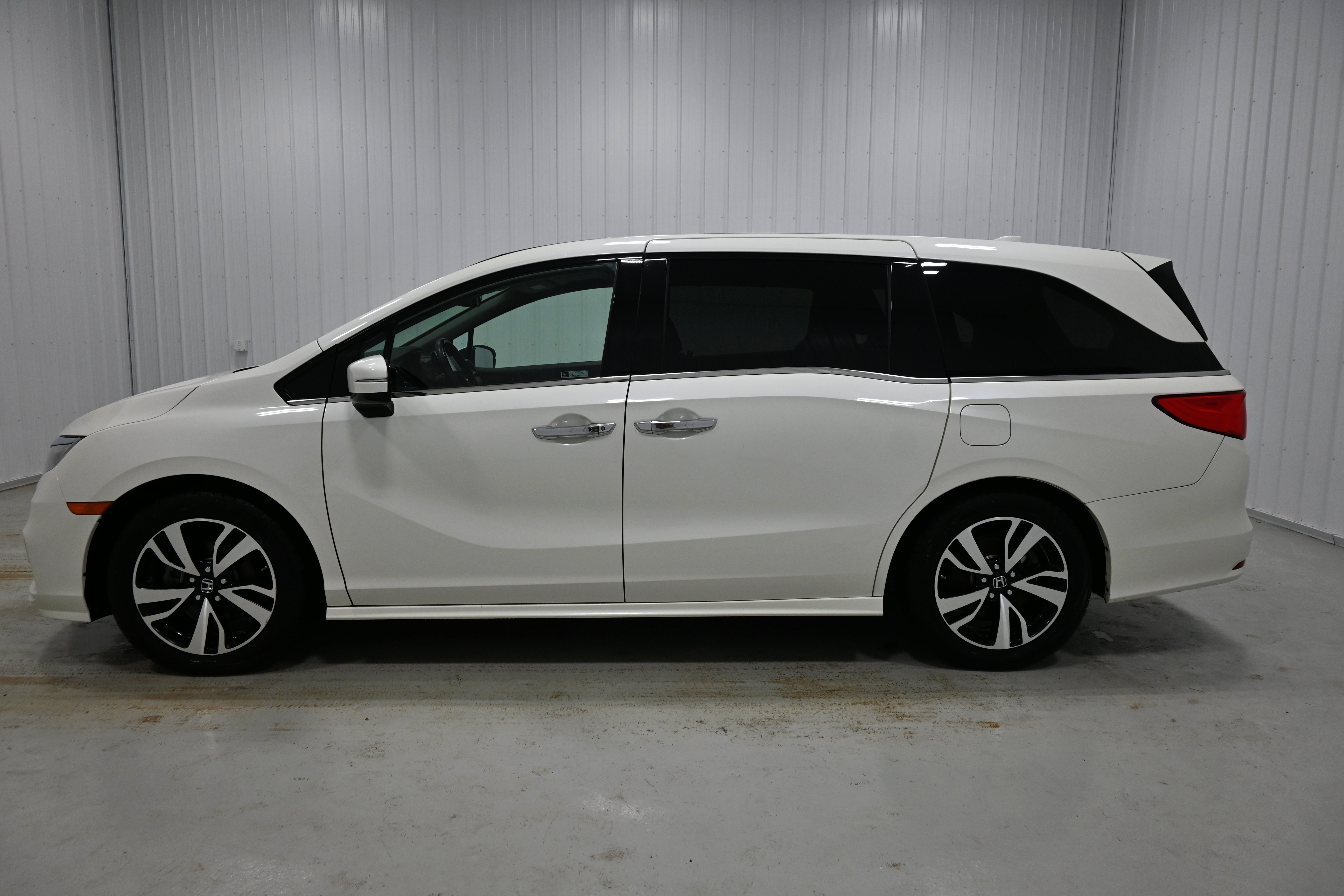Used 2019 Honda Odyssey Elite image 25