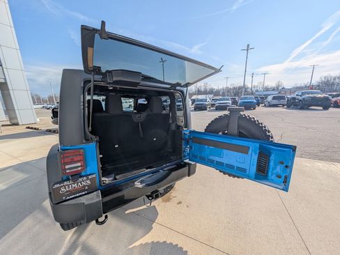 Used 2015 Jeep Wrangler Sport image 11