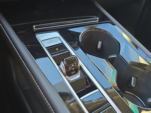 New 2026 Volkswagen Atlas SE image 15