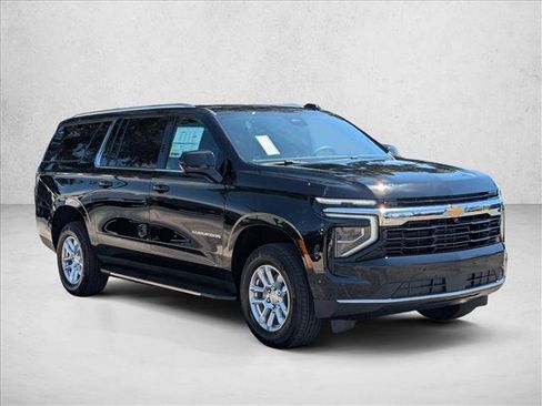 Used 2026 Chevrolet Suburban LS RWD image 7