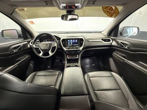 Used 2023 GMC Acadia SLT FWD image 4