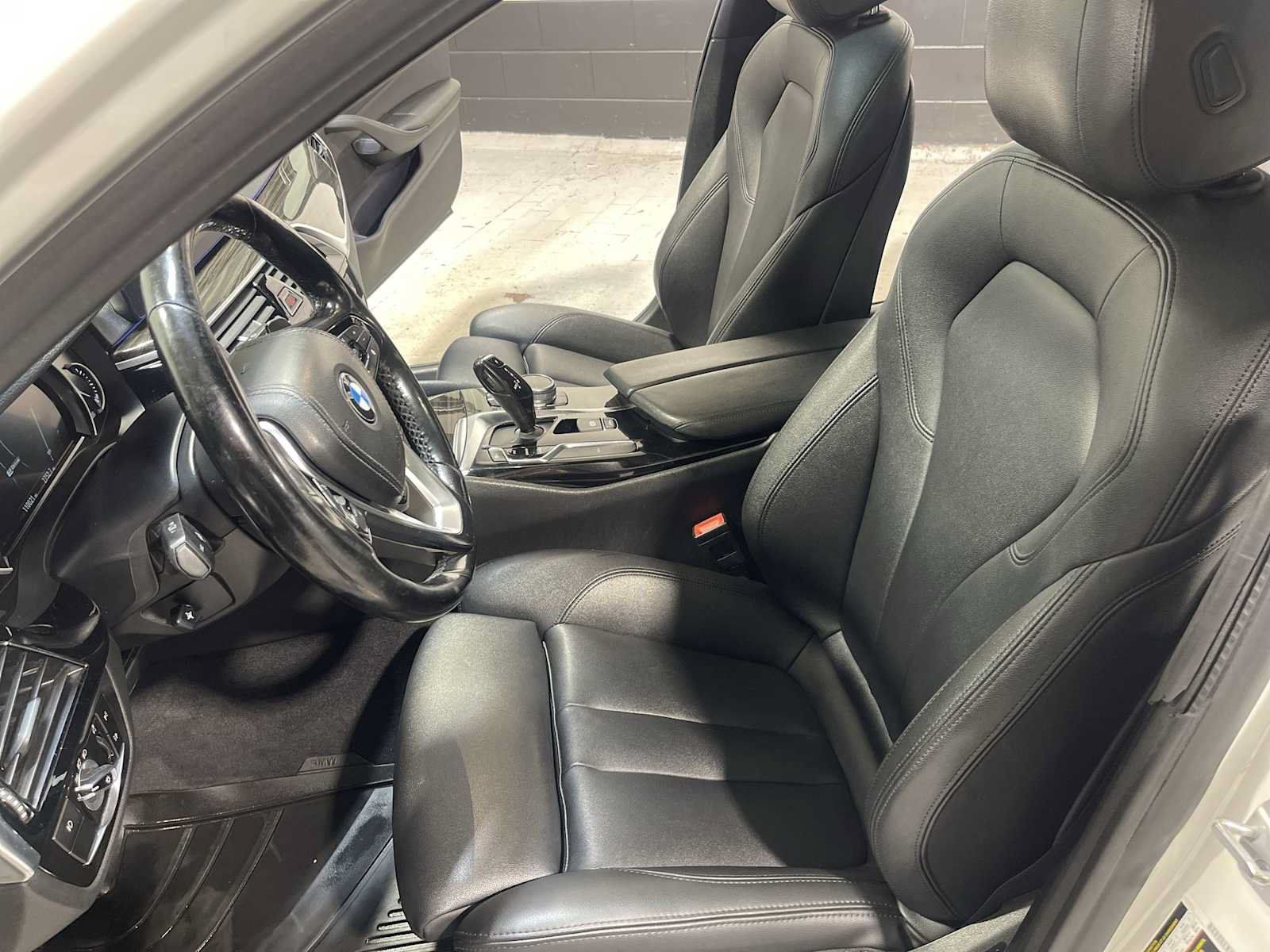 Used 2018 BMW 530e xDrive AWD/4WD image 11