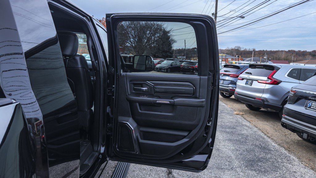 Used 2022 RAM 3500 Limited AWD/4WD image 24