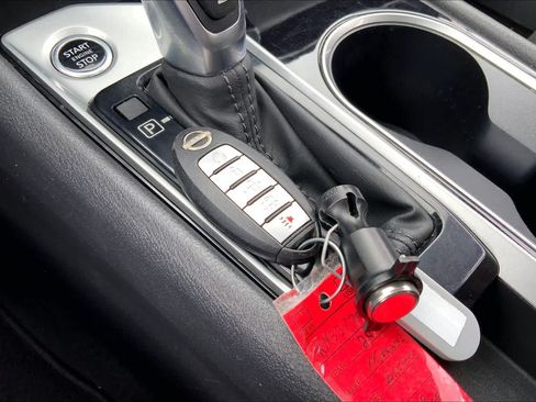 Used 2024 Nissan Altima 2.5 SV FWD image 15