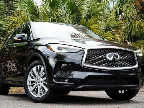 Used 2023 INFINITI QX50 Luxe FWD image 2
