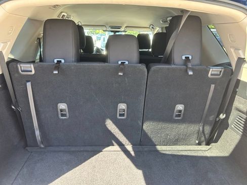 Used 2025 Nissan Pathfinder SV FWD image 7