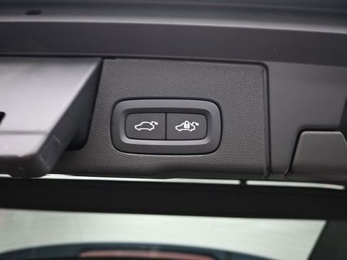 Used 2023 Volvo XC60 B5 Ultimate w/ Climate Package AWD/4WD image 34