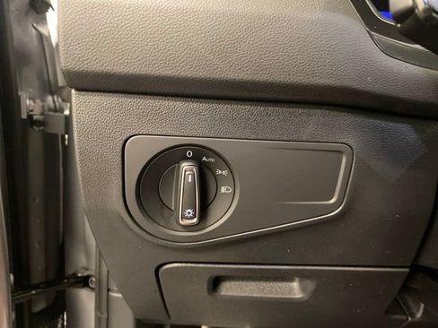 Used 2024 Volkswagen Tiguan SE R-Line AWD/4WD image 18
