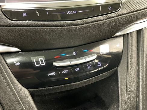Used 2018 Cadillac XT5 Luxury w/ Driver Awareness Package AWD/4WD image 28