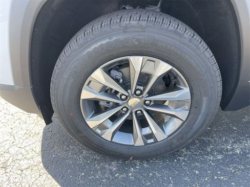 New 2026 Chevrolet Equinox LT w/ LPO, Floor Liner Package image 10