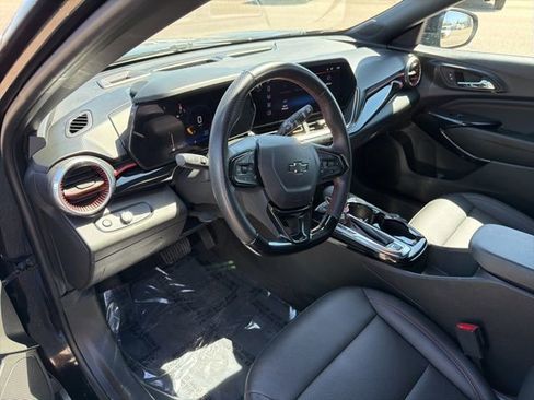 Used 2024 Chevrolet Trax RS image 12