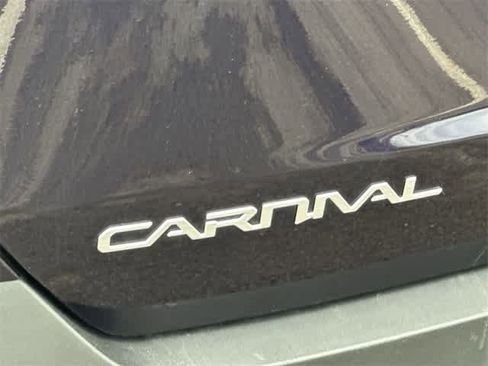 Used 2025 Kia Carnival image 31