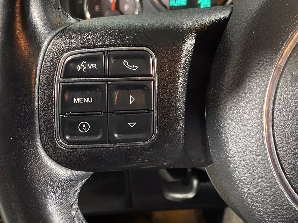 Used 2018 Jeep Wrangler Unlimited Rubicon w/ Cold Weather Group AWD/4WD image 31