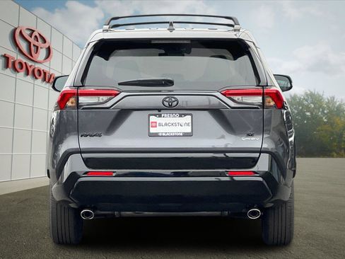 Certified 2025 Toyota RAV4 SE image 4